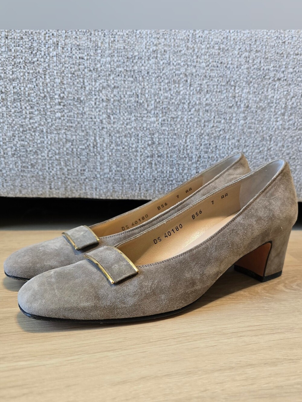 Ferragamo Vintage Taupe Suede Heels Sz 7 AA